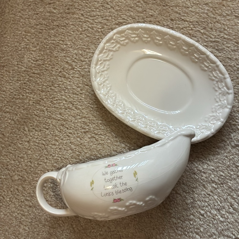 Presious Moments Tableware  server - Picture 3 of 3